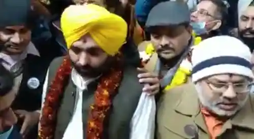Met then AAP candidate for CM Sh. Bhagwant Mann at Shri Kali Mata Mandir Patiala